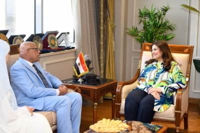 وزيرة الهجرة تستقبل أحد أعضاء الجالية المصرية في بولندا لتقديم التسهيلات للمصريين بالخارج