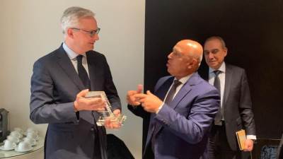 وزير النقل يلتقى رئيس الوكالة الفرنسية للتنمية لبحث التعاون في السكك الحديدية