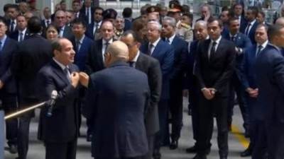 جولة تفقدية للرئيس السيسى بمجمع هايير الصناعى الصديق للبيئة بمدينة الروبيكى