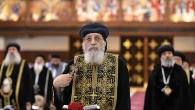 البابا تواضروس الثانى يصلى الجمعة العظيمة فى الكاتدرائية بالعباسية