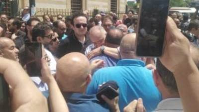 حسام صالح وأحمد الطاهري يشيعان جثمان الإذاعي أحمد أبو السعود