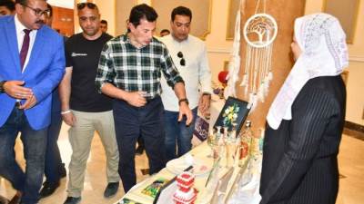 *وزير الرياضة يفتتح معرض  للحرف اليدوية بالمدينة الشبابية بشرم الشيخ