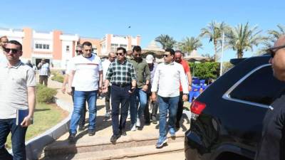 صبحي يقوم بجولة تفقدية بنادي الرياضات البحرية بشرم الشيخ