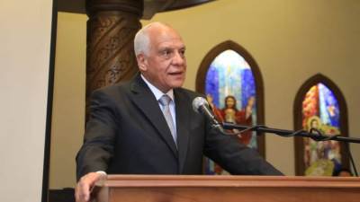 محافظ الجيزة يزور الكنيسة الإنجيلية بشارع المحطة في المحافظة