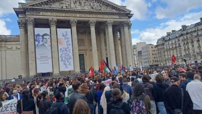 وقفة تضامنية مع فلسطين في محيط جامعة السوربون في فرنسا