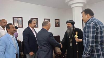 السكرتير المساعد لمحافظة الجيزة يزور مطرانية أطفيح  للتهنئة بعيد القيامة المجيد