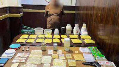 ضبط عاطل في القاهرة لتصنيعه مواد مخدرة وبحوزته 12 كيلوجراما من "البودر"