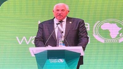 وزير الزراعة يشارك في الجلسة الافتتاحية لقمة الأسمدة وصحة التربة بالعاصمة الكينية نيروبي