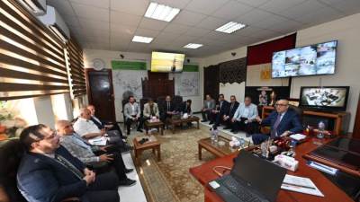 وزير الإسكان يعقد اجتماعا بمقر جهاز العاشر من رمضان لمناقشة مقترحات تطوير المناطق الصناعية