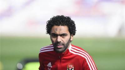 دفاع حسين الشحات: جماهير الأهلى وكلتنى لرفع دعوى ضد الشيبى لإهانته الجمهور