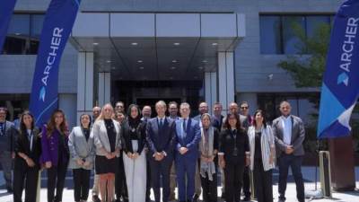 وزير الاتصالات يفتتح المقر الجديد لشركة "أرتشر" Archer الأمريكية