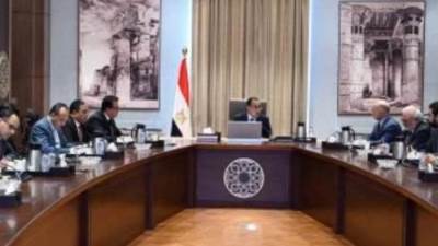 رئيس الوزراء يتابع جهود إقامة مركز جوستاف روسى لعلاج الأورام فى مصر