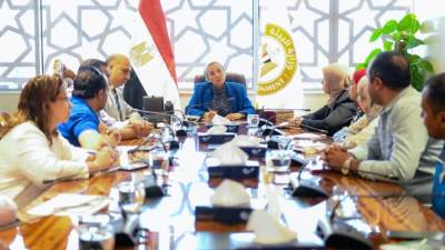 وزيرة البيئة تشكل 5 مجموعات عمل لتقييم عمل منظومة المخلفات