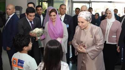 السيدة انتصار السيسي وحرم سلطان عمان فى زيارة لمستشفى 57357 دعما للأطفال