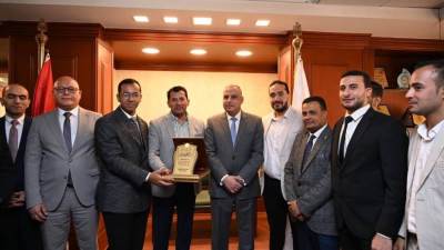 وزير الرياضة يلتقي أعضاء مجلسي النواب والشيوخ بالمحافظة ويُكرم أعضاء حملة "بشبابها"