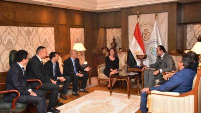 رئيس الرعاية الصحية يلتقي الرئيس الإقليمي لنوفارتس لبحث خارطة طريق التعاون