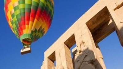 إلغاء رحلات البالون الطائر بمطار البر الغربي بالأقصر لشدة الرياح