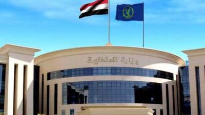 الداخلية تكشف ملابسات ما تم تداوله بشأن محاولة سائق سيارة التعدي على فتاه بالقاهرة