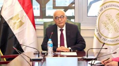 وزير التعليم يفتتح الندوة الوطنية الإقليمية الأولى حول "مفاهيم تعليم الكبار والأطر بين النظرية والممارسة"