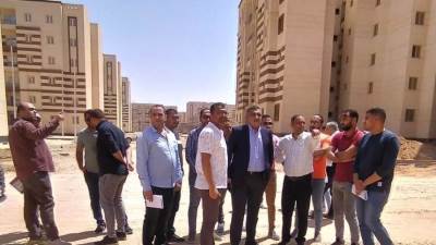 مسئولو"الإسكان" يتفقدون مشروعات المرافق والطرق بمدينة حدائق العاصمة