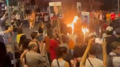 أهالي الأسرى الإسرائيليين يتهمون نتنياهو بمنع صفقة من أجل أهداف سياسية