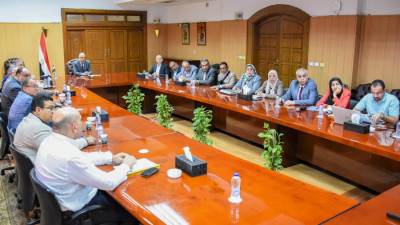 سويلم يتابع موقف الإجراءات والاستعدادات الخاصة بموسم أقصي الاحتياجات 