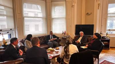 وزير التعليم يبحث مع وفد جامعتي إسكس وباث البريطانية التعاون الأكاديمي والبحثي المُشترك