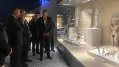 وزير السياحة يقوم بجولة تفقدية بمتحف شرم الشيخ لمتابعة سير العمل