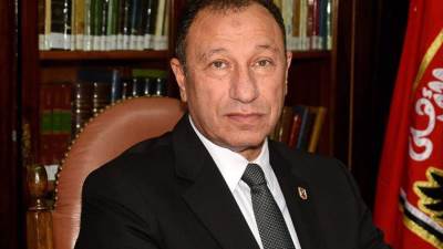 الخطيب على رأس وفد الأهلي لاستقبال بعثة الترجي التونسي بمطار القاهرة