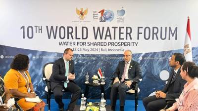 سويلم يلتقى نائب وزير المياه بجمهورية زيمبابوي على هامش فعاليات "المنتدى العالمي العاشر للمياه"