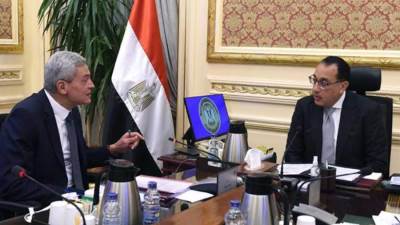 رئيس الوزراء يتابع ملفات عمل هيئة الشراء الموحد والإمداد والتموين الطبى