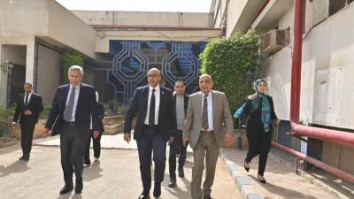 وزير قطاع الأعمال العام يتابع تحديث خطوط انتاج مصانع الشركة العربية للأدوية “ادكو”