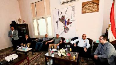 وزير الإسكان يعقد اجتماعاً بمقر جهاز مدينة "الفيوم الجديدة" لمتابعة موقف تنفيذ المشروعات المختلفة