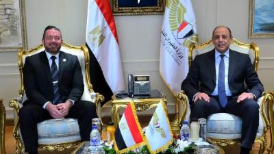 وزير الطيران المدنى يلتقي وفد إدارة أمن النقل الأمريكية (TSA) بالعاصمة الإدارية الجديدة 