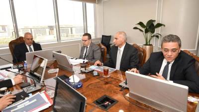 وزير الإسكان يتابع سير العمل بهيئة المجتمعات العمرانية وأجهزة المدن الجديدة.. وخطط تطوير العمل بالهيئة وأجهزتها