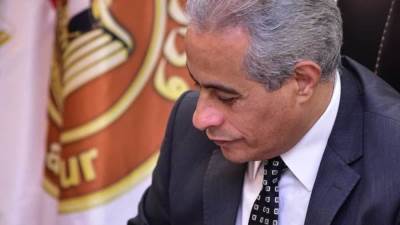 وزير العمل يقرر رفع الحد الأدنى لأجور الصحفيين والإداريين بمجلة العمل إلى 6000 جنيه