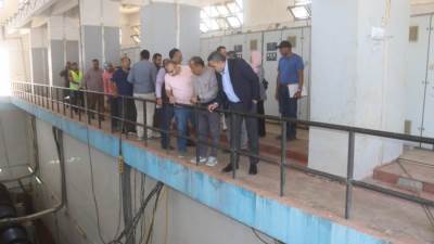 مساعد " نائب رئيس هيئة المجتمعات العمرانية " يتفقد محطات الصرف الصحي والصناعى بالعاشر من رمضان