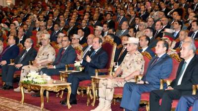 الرئيس السيسي : الدولة تعمل على زيادة الإنتاج من المشروعات الزراعية