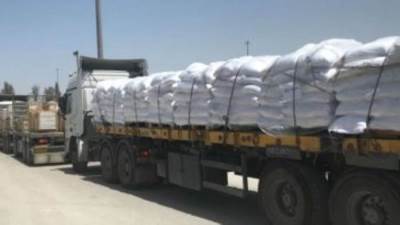 دخول شاحنات مساعدات إنسانية إلى قطاع غزة عبر معبر كرم أبو سالم