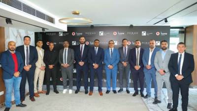 «ڤودافون مصر» و«الرياض مصر» توقعان اتفاقية شراكة لتقديم خدمات الاتصالات المتكاملة في مشروع Peerage القاهرة الجديدة