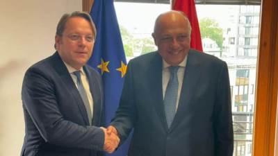 "شكري" يبحث مع المفوض الأوروبي للجوار سبل تفعيل الشراكة الاستراتيجية الشاملة بين مصر والاتحاد الأوروبي