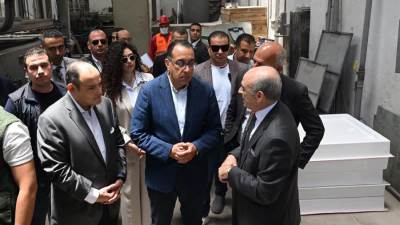 رئيس الوزراء يتفقد مصانع شركة "روبكس العالمية" لتصنيع البلاستيك والاكريليك
