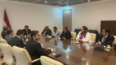 وزير الصحة يناقش إمكانيات التعاون توطين صناعة أجهزة السونار في مصر