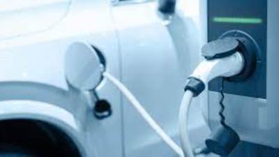 معلومات الوزراء: السيارات الكهربائية تحدث تحولا جذريا بقطاع النقل