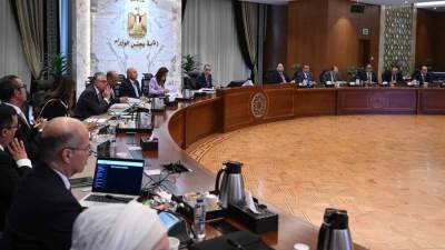 رئيس الوزراء يترأس اجتماع المجلس الأعلى لصناعة السيارات