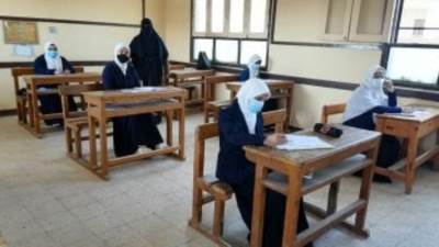 156392 طالب وطالبة يبدأون امتحاناتهم بالثانوية الأزهرية السبت فى 590 لجنة