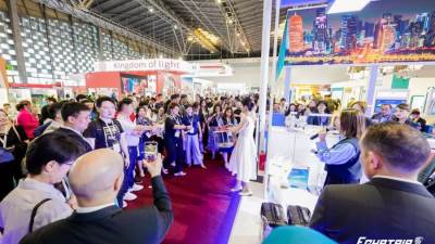 على مدار يومين : لقاءات واجتماعات مكثفة في جناح مصر للطيران ببورصة السفر الصيني ITB China