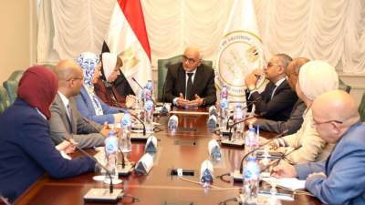 وزير التربية والتعليم يستعرض جهود تنفيذ مبادرة التربية الإيجابية مع قيادات الوزارة