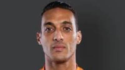 أحمد ياسر يجدد تعاقده مع التحدى الليبى