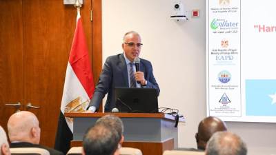 سويلم يكرم 24 من كبار خريجي معهد بحوث الهيدروليكا من دول حوض نهر النيل والقرن الافريقى